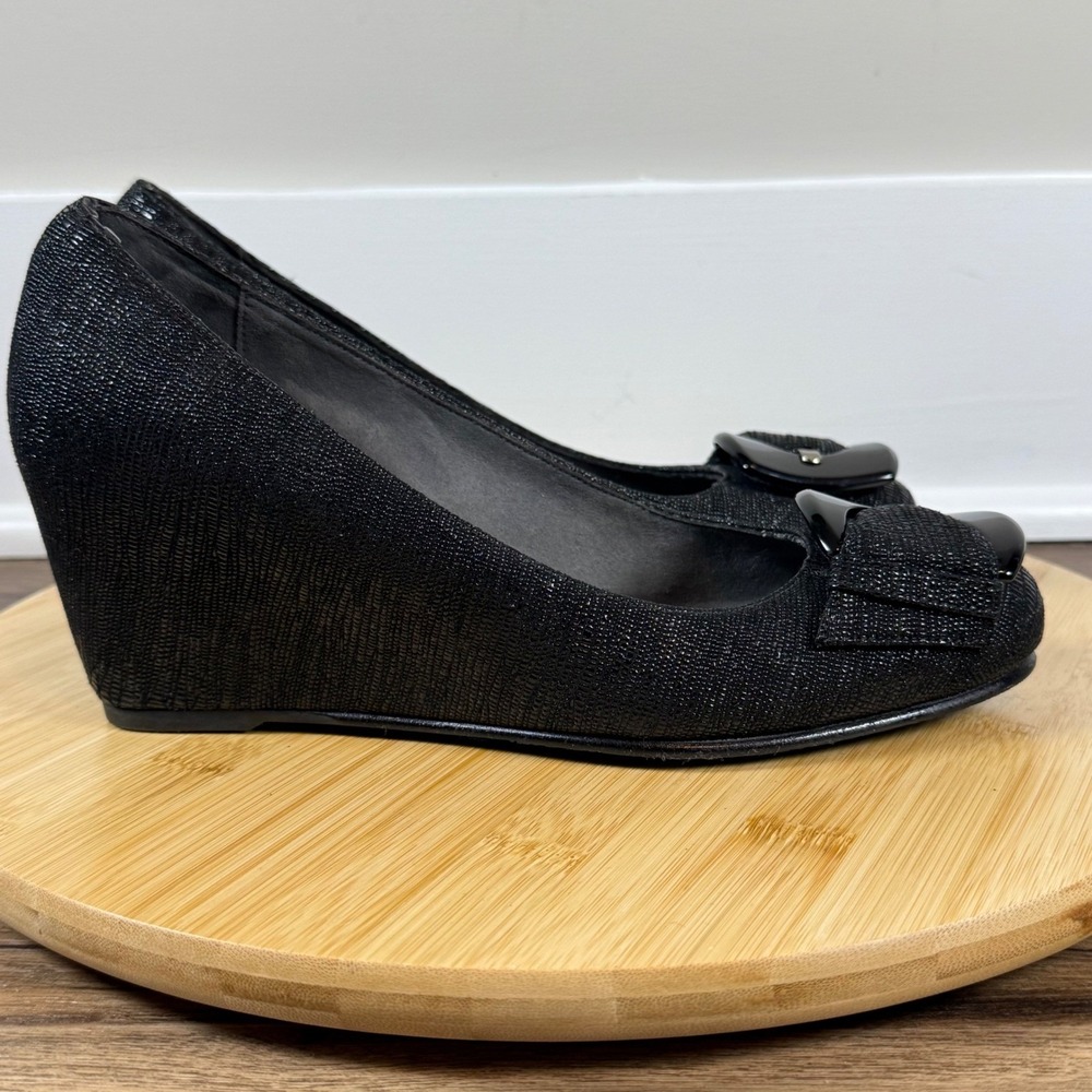 Stuart Weitzman Wedge Pump Womens 8 Black Textured Buckle Quiet Lux Classic